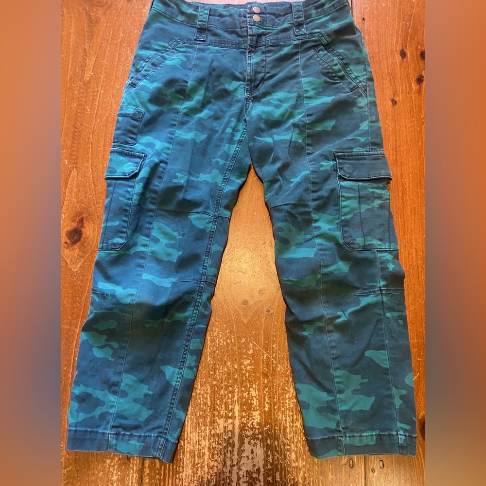 Camo jeans short ankle size 29 Anthropologie